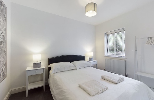 Stylish 3 Bedroom House, with parking