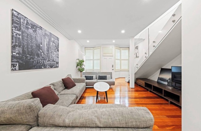 Stylish 3BR House(Parking)/ICC&DarlingHarbour-8min