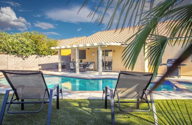 Stylish 4BR w/New Pool by a Park
