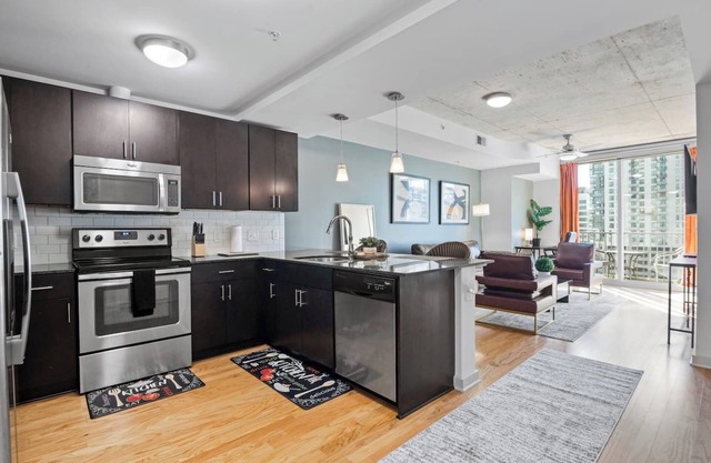Stylish and great location for business travelers, medical professionals or anyone looking to relax in the Urban Oasis of Midtown.