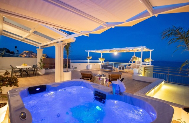 Stylish Apartment With Outdoor Jacuzzi & Sea View, Unique Apartment