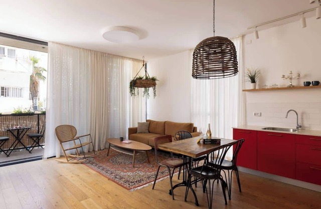 Stylish Beach Getaway Steps from Carmel Market!