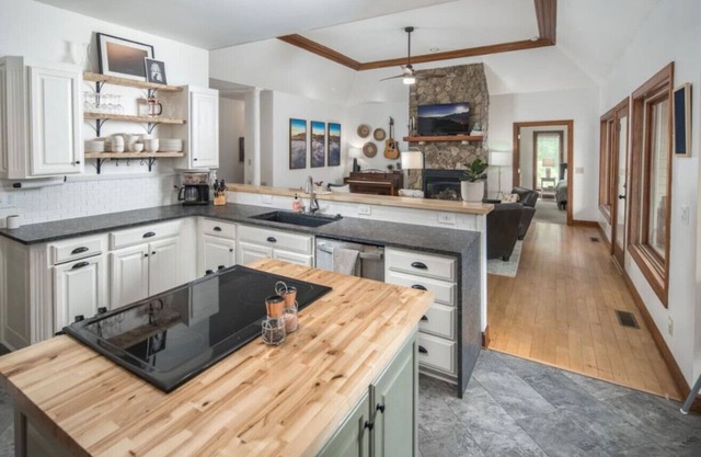 Stylish Boone Retreat | Dogs OK | Hot Tub