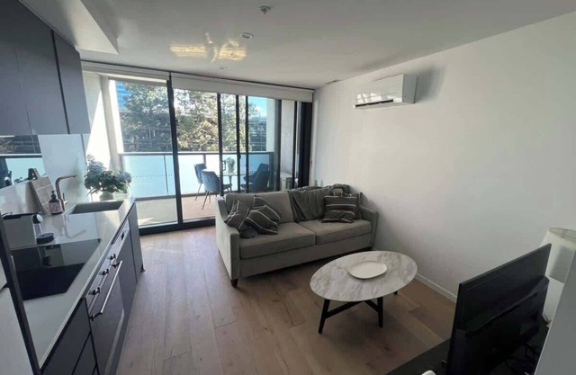 Stylish Canberra CBD Corner Apartment