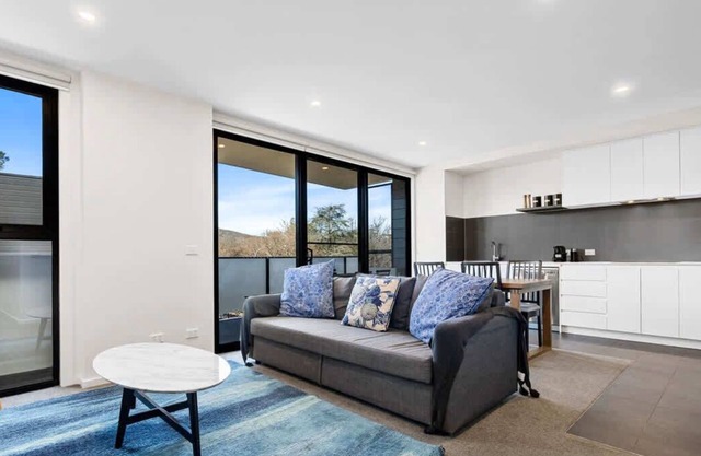 Stylish Central Apartment in Braddon