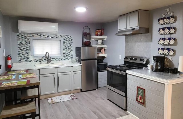Stylish & Cozy 2Bedroom Apt-A