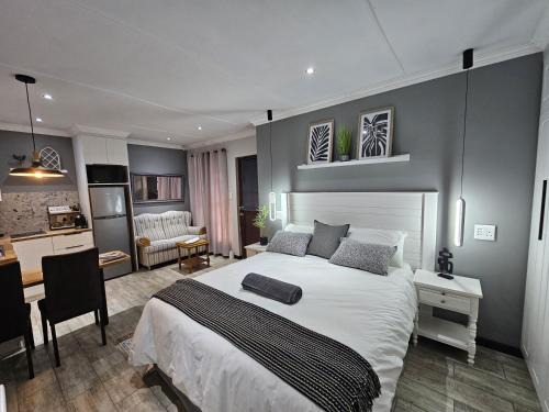 Stylish Cozy Stay at Ferndale House Apartments