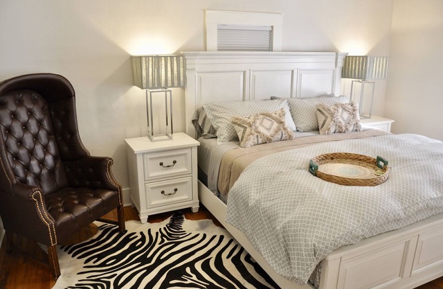 Stylish Duplex DT Apt - Walk, Bike, Visit, Enjoy!