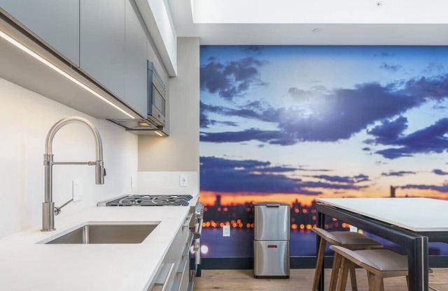 Stylish Flat! Walk to Restaurants/Shops & Cafes!