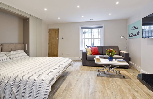Stylish Notting Hill Studio Flat that can sleep 4 people