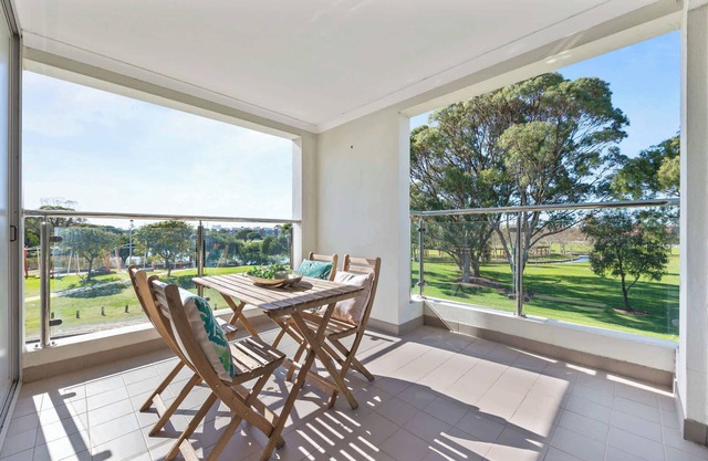 Stylish Rockingham Stay with Wi-Fi & Parking