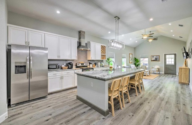 Stylish San Antonio Hideaway with Cowboy Pool!