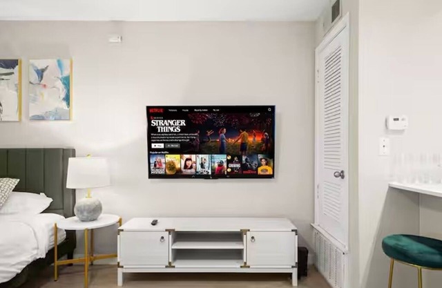 Stylish Studio Near Domain