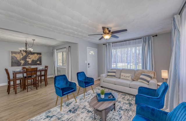 Stylishly Renovated 3BR Conveniently Located - Butler, Marion, BRIPP & Downtown