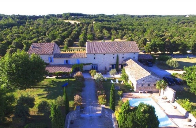 Suberpe provencal farmhouse 5 km grignan pearl of the Drome ideal family