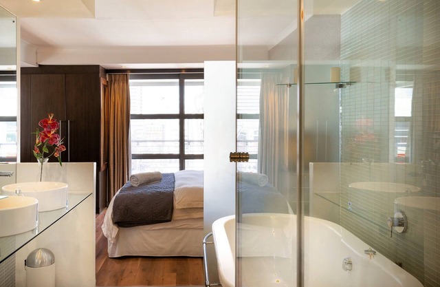 Sublime designer apartment in the trendy De Waterkant.