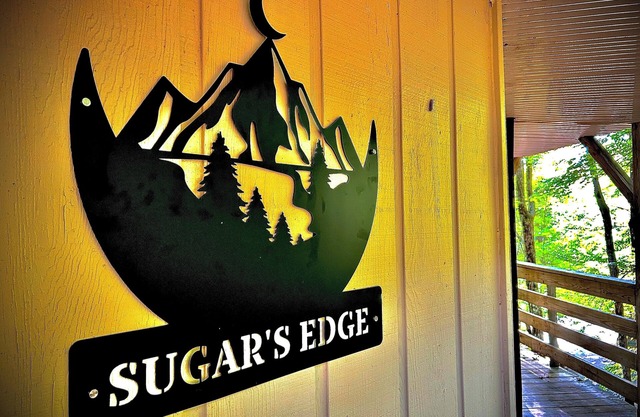 Sugar's Edge Luxury Mountain Treehouse