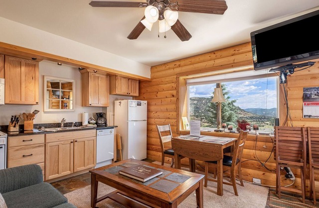 Sugarloaf Mountain 17B - Romantic Condo with Fireplace and Mountain Views