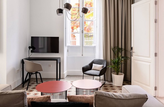 Suite 2 - The Park Suites
