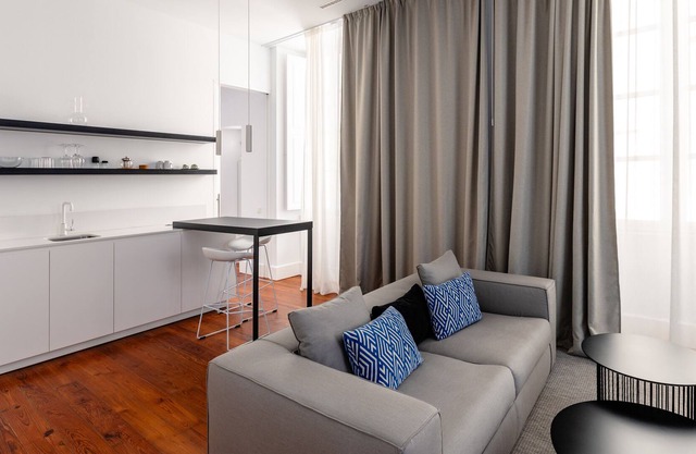 Suite 4 - The Park Suites