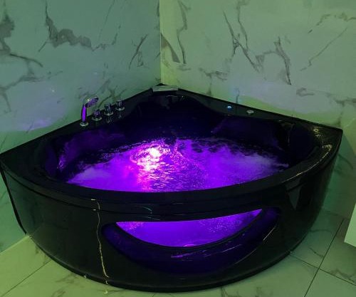 Suite baignoire balnéo st Charles