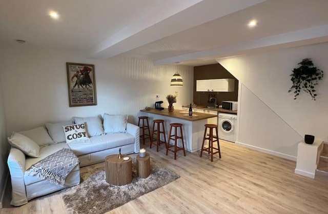 Suite cosy au cœur de Vinzelles proche Mâcon Tout équipé avec salon d'extérieur