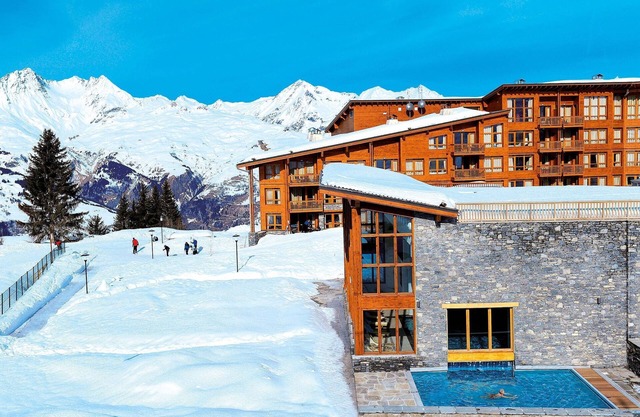 Suite de 55m2 Local à Skis Piscine Semi-Couverte