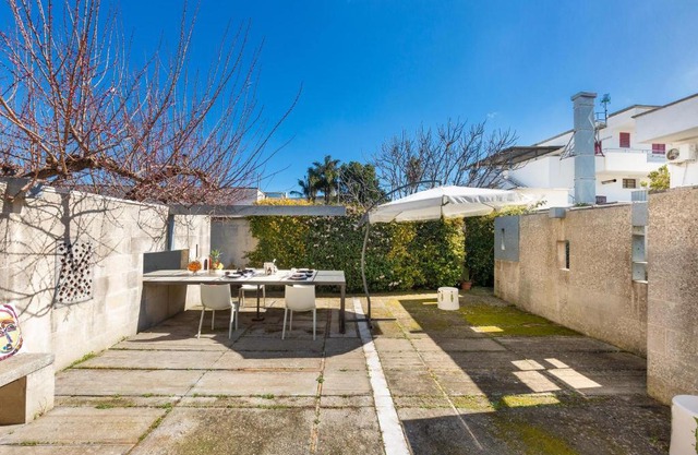 Suite More by BarbarHouse