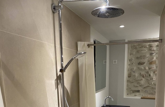 Suite Provencale DE 50m² Entièrement Refait à Neuf