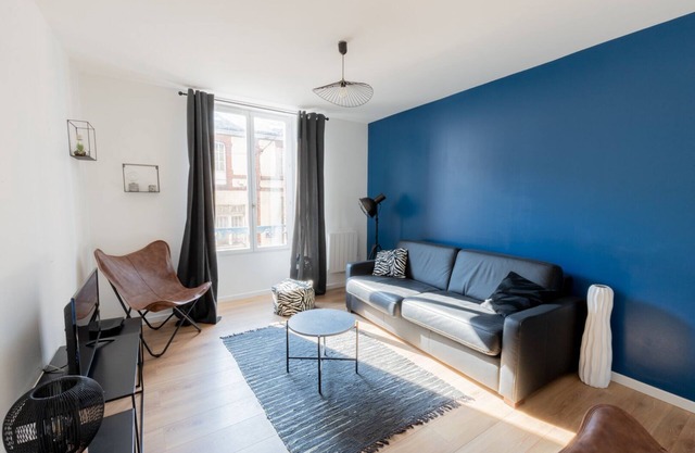 Suite West Side Story - 2 Pers A 2 Minutes à Pieds de L'avenue de Champagne !