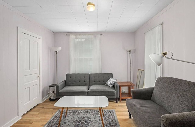 Suites at Oakley Apt # 2 - Extended Stay Welcome!