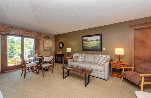 Suites at Silver Tree A119: Studio Suite with Lake View and Private Balcony!