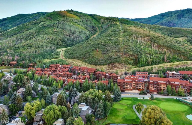 SUMMER RATES - 2 Bedroom, 2.5 bathroom, Silver Star Townhouse