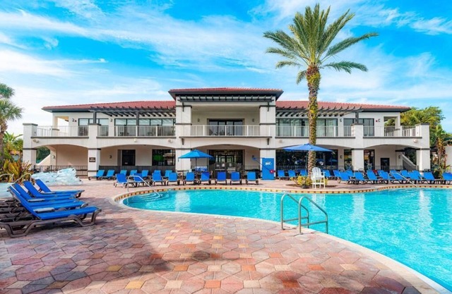 Sun and Fun! Relax with Pools, Waterslides and Disney World Just Minutes Away