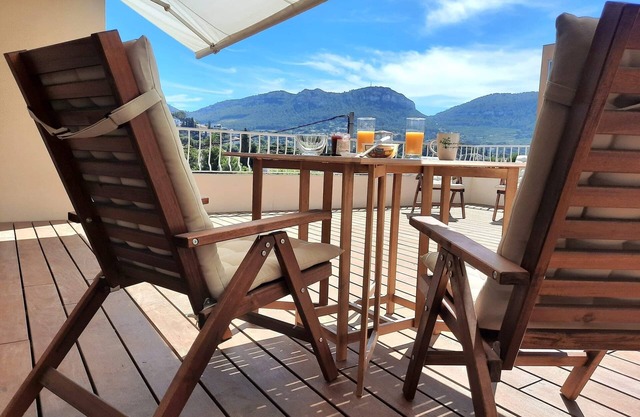 Sun and Sea - 4 people