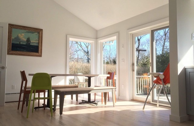 Sun-filled 3-bedroom in a quiet setting