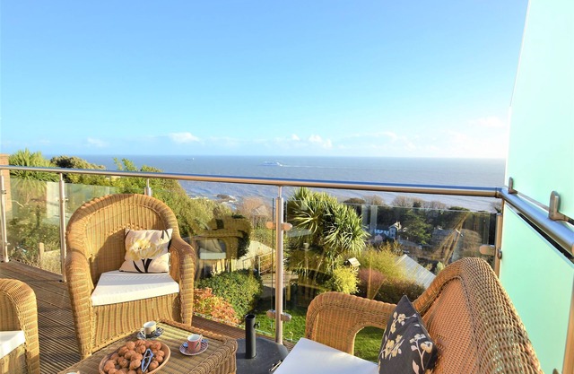 Suncliff - a house that sleeps 6 guests in 3 bedrooms