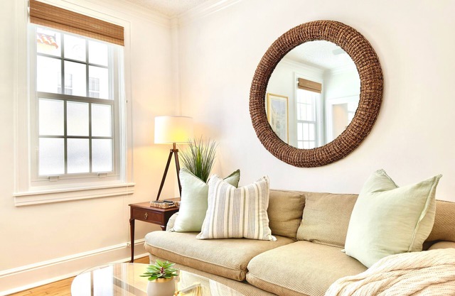 SunDrift Suite: 1br - Kitchen - Clean - Parking! - Pool - Walk Beach & Grocery