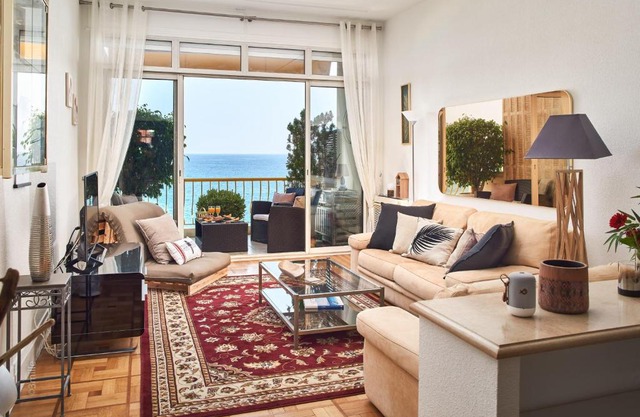 Sunlight Properties - "Maryland " - Sea Front