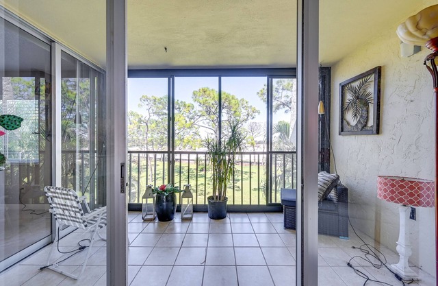 Sunny Bonita Springs Condo w/ Balcony - Near Golf!