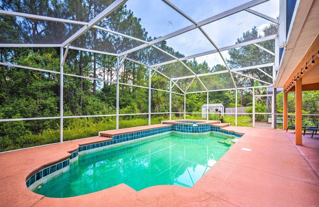 Sunny Clermont Retreat w/Lanai: 12 Mi to Disney!
