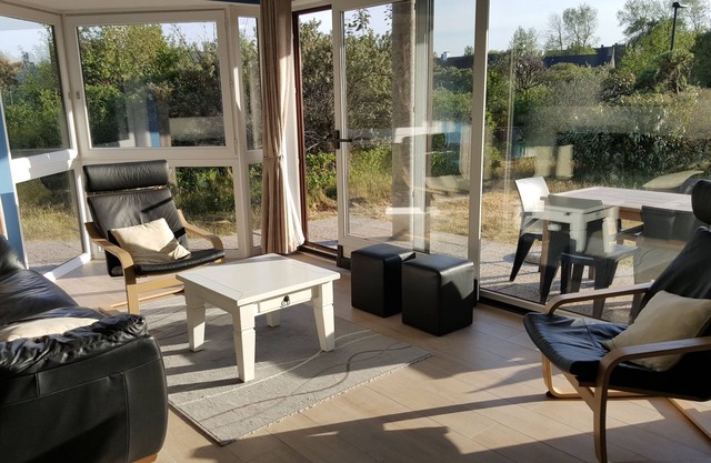 Sunny ground floor apartment with terrace, garden and view of the dunes