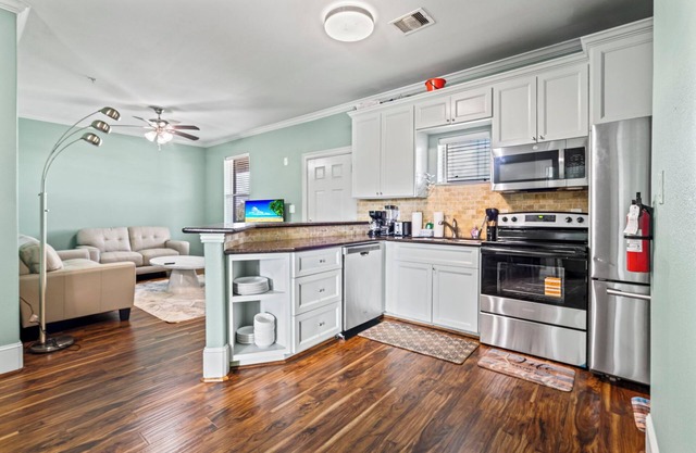 Sunny Hidden Retreat C – Ocean Town Gem