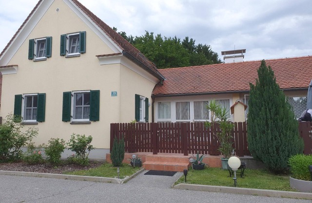 Sunny holiday home in Wagerberg