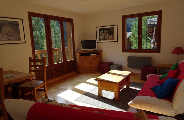 Sunny, spacious apartment (75 m2), 3 bedrooms, Tignes Brevières