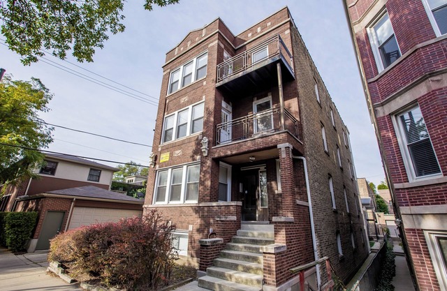 Sunny & Spacious Bucktown 3Bd/2Ba w/Laundry