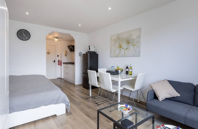 Sunny Studio: Only 5-Min Walk to Sea & Dunes