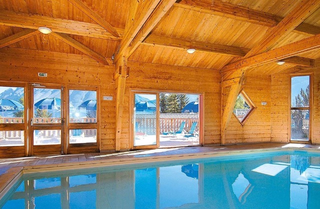 Sunny wooden flat in SuperDévoluy