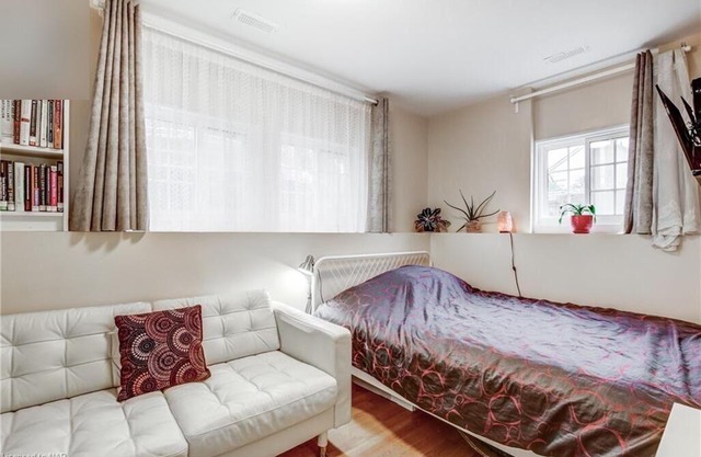 Sunrise Lower Bedroom 4