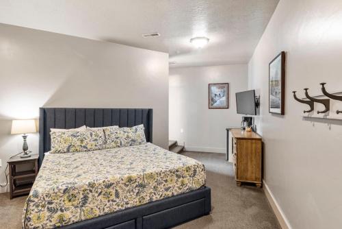 Sunrise Resort Room #304